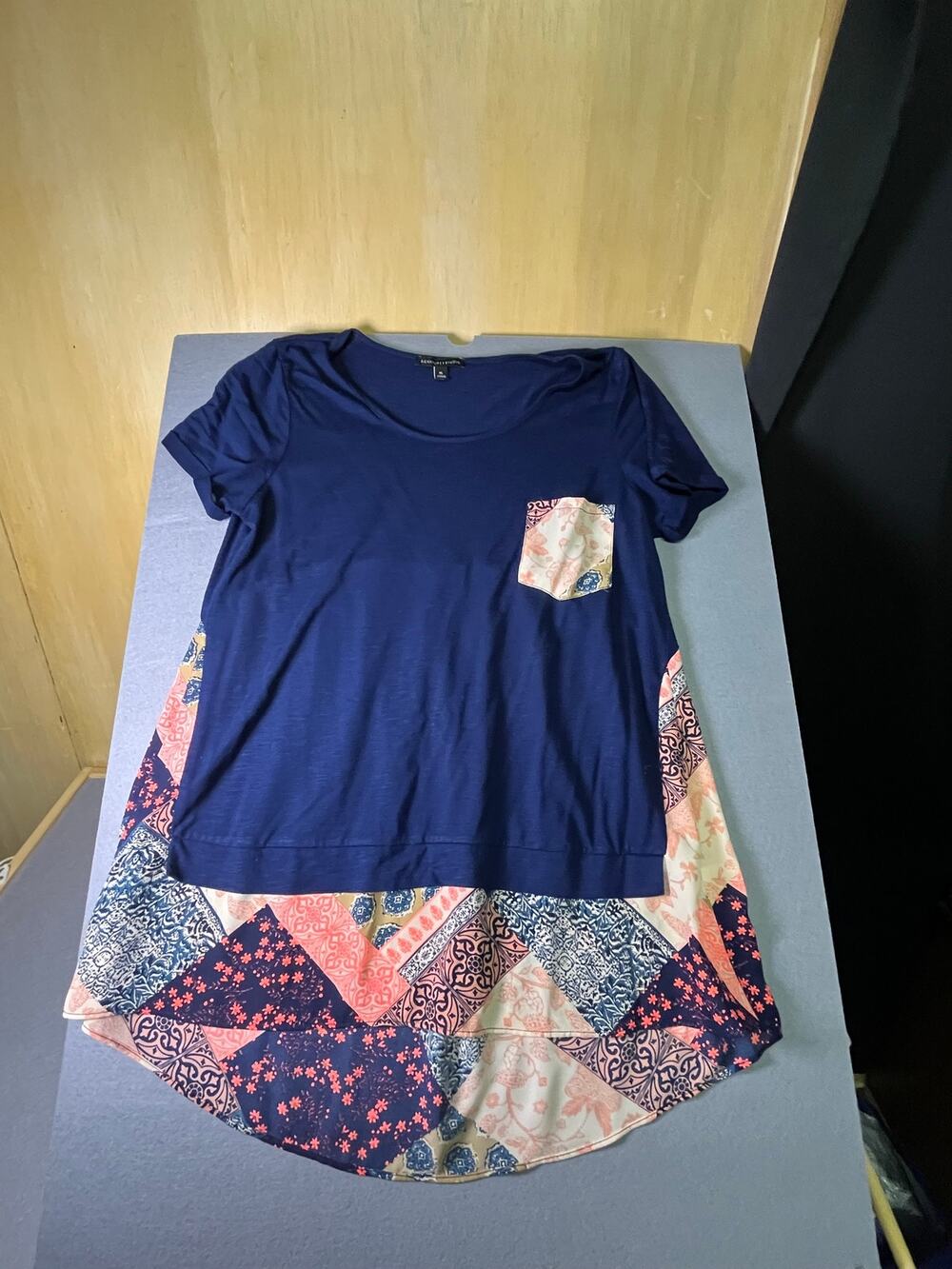 Signature Studio
Women's XL Navy Patchwork
High-Low Tunic Top
